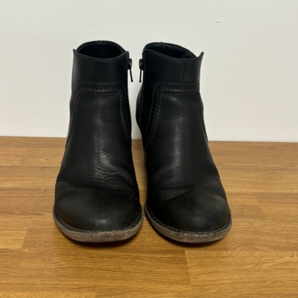 Clarks ladies Carleta Paris black leather ankle boots with size zip size 8.5 - Picture 3 of 14